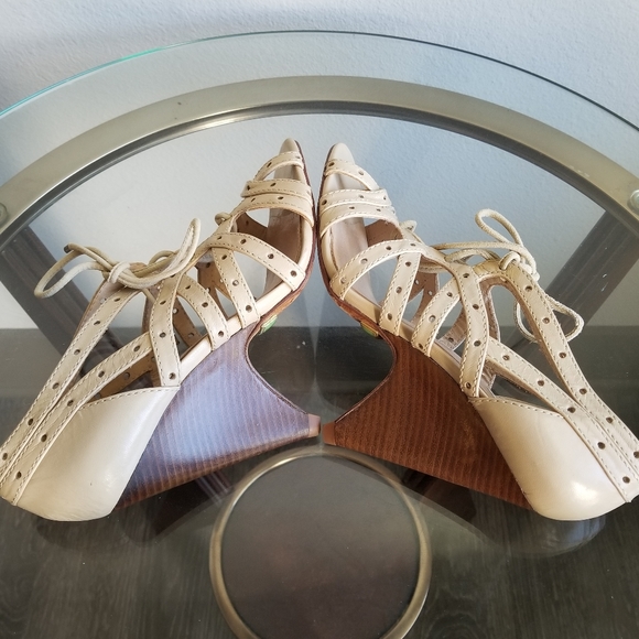 L.A.M.B by Gwen Stefani 90s Y2K Lace Up Tan Leather Heels Size 6 - Picture 5 of 13